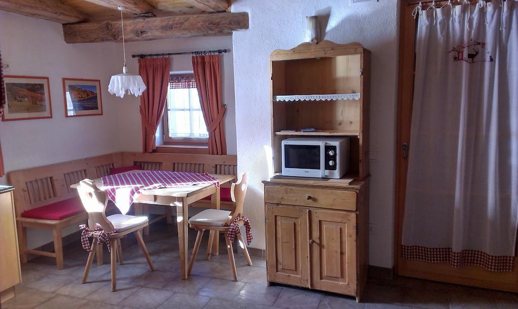 Maso Franceschella Bed and Breakfast Carano  Kamer foto