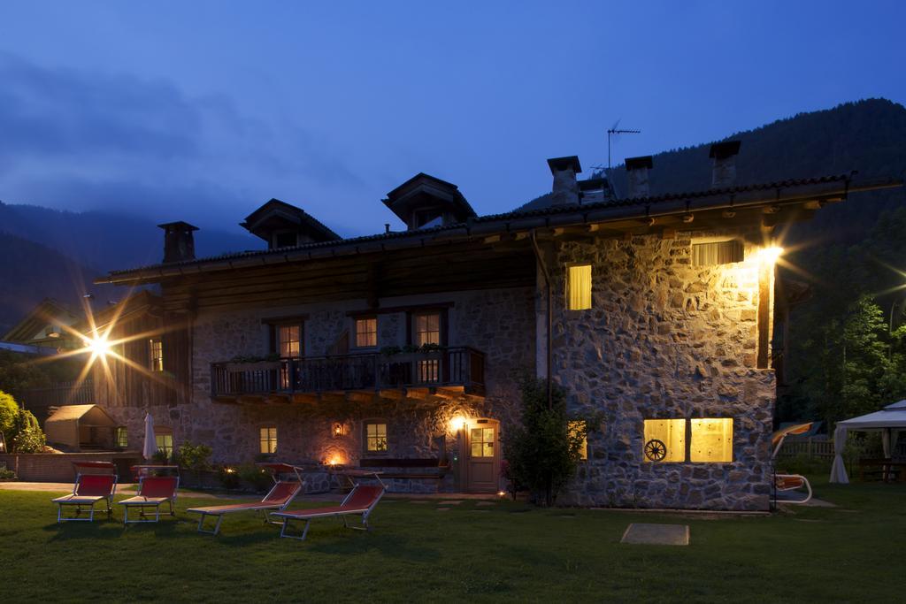 Maso Franceschella Bed and Breakfast Carano  Buitenkant foto