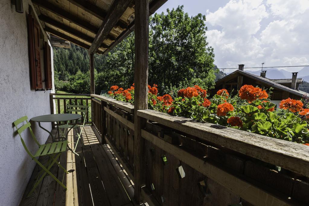Maso Franceschella Bed and Breakfast Carano  Buitenkant foto
